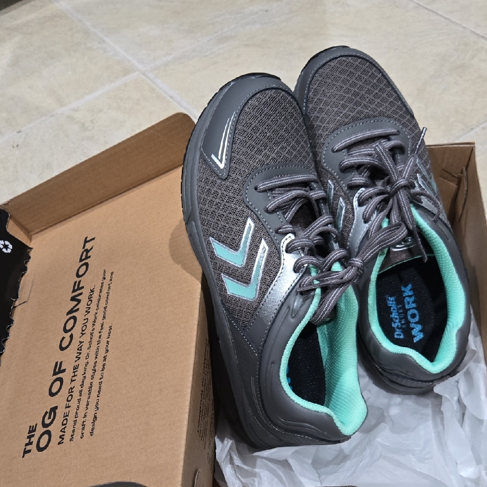 Dr. Scholl's Black and Blue Work Shoes